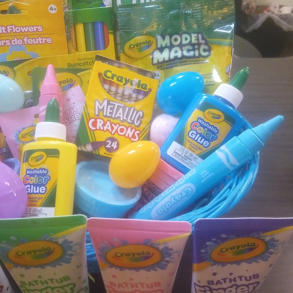 Kids Crayola Easter Basket - Picture 6 of 15